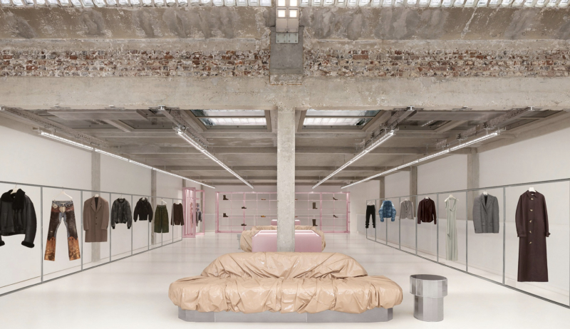 Acne Studios открыли штаб-квартиру внутри парижского таунхауса