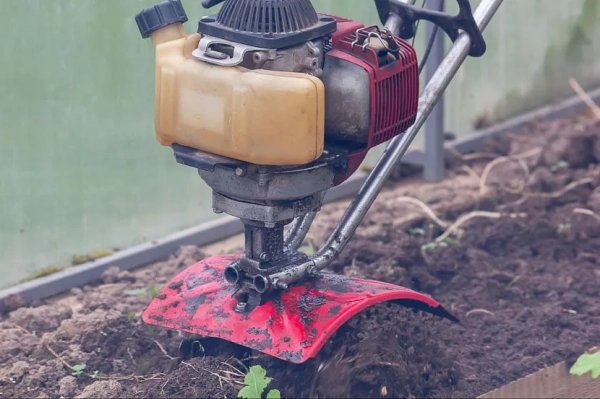 Правила вспашки земли мотоблоком