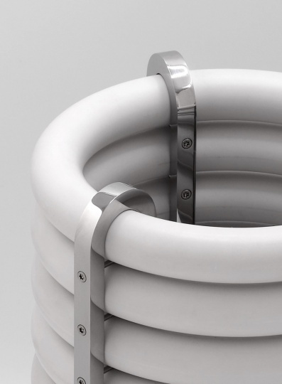 Akasaki & Vanhuyse сделали лампу из старых поручней