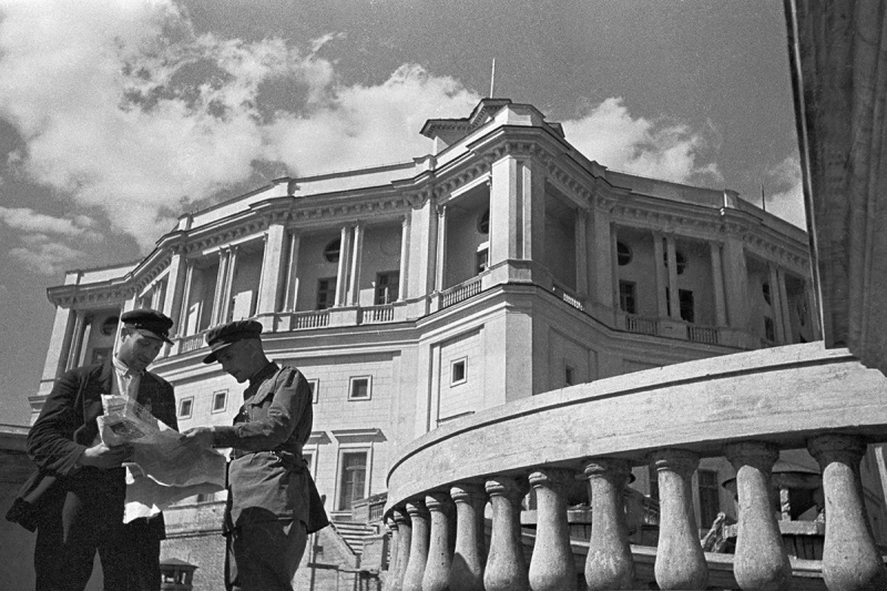 Архитектура 30-х годов: от библиотеки Ленина до театра Советской армии