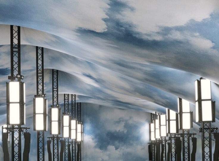 Диалог неба и земли на показе Burberry