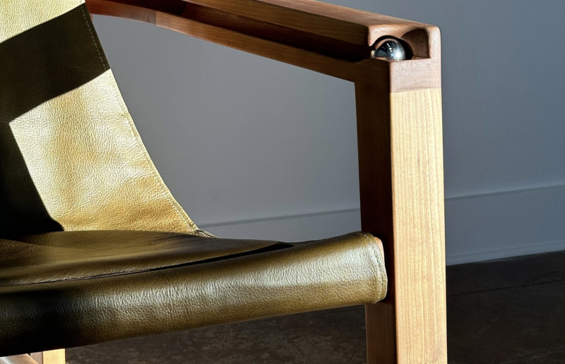 Дизайнер придумала стул для снятия стресса