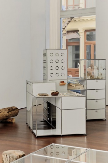 Коллаборация USM и студии LOVEISENOUGH