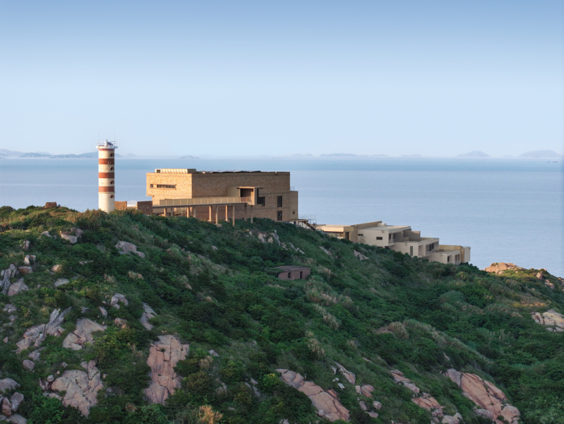 Отель-маяк на острове Хуанлун в городе Чжоушань, Китай