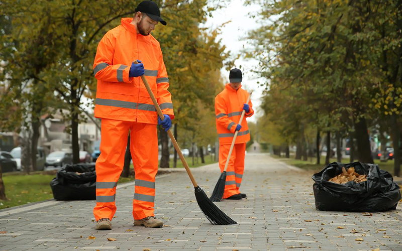 Сфера ЖКХ заняла первое место в рейтинге роста зарплат за год
