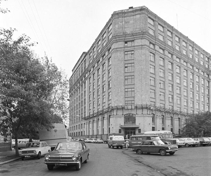 Штаб-квартиры радиокомпаний: откуда вещали известные радиостанции