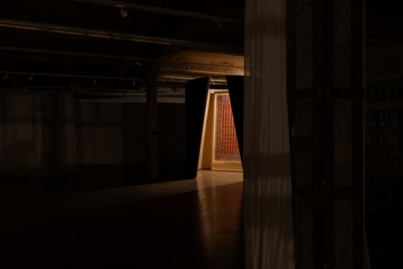 Студия MakeVibe изготовила конструкцию для показа канаватной фаты XIX века