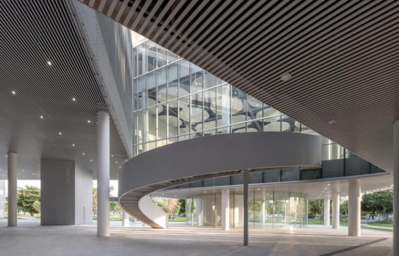 Студия SANAA построила музей-библиотеку на Тайване