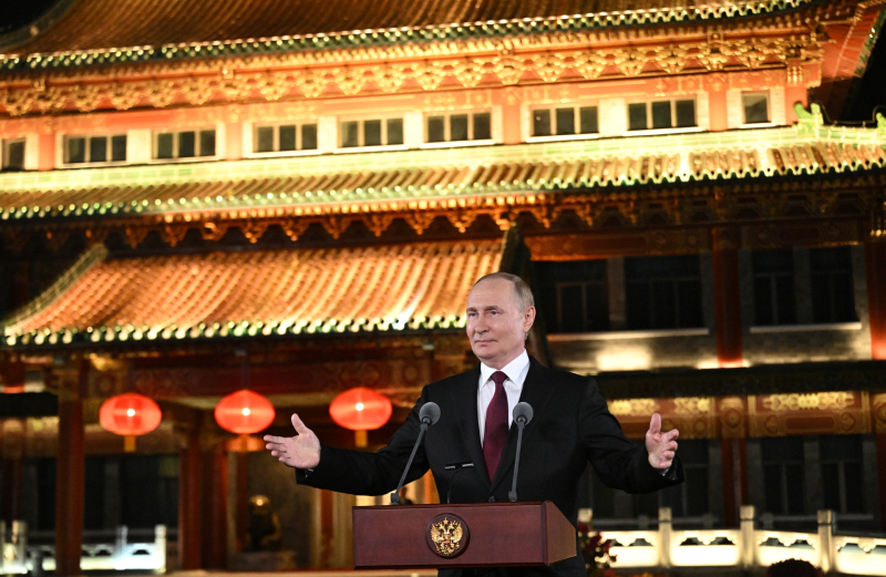 «Точка в попытках Запада сохранить гегемонию»: эксперты — об итогах визита Владимира Путина в Китай