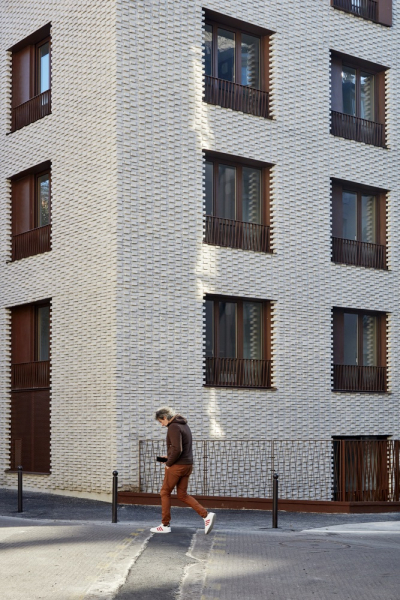 Un Toit - Резиденция для женщин подвергшимся насилию, Франция