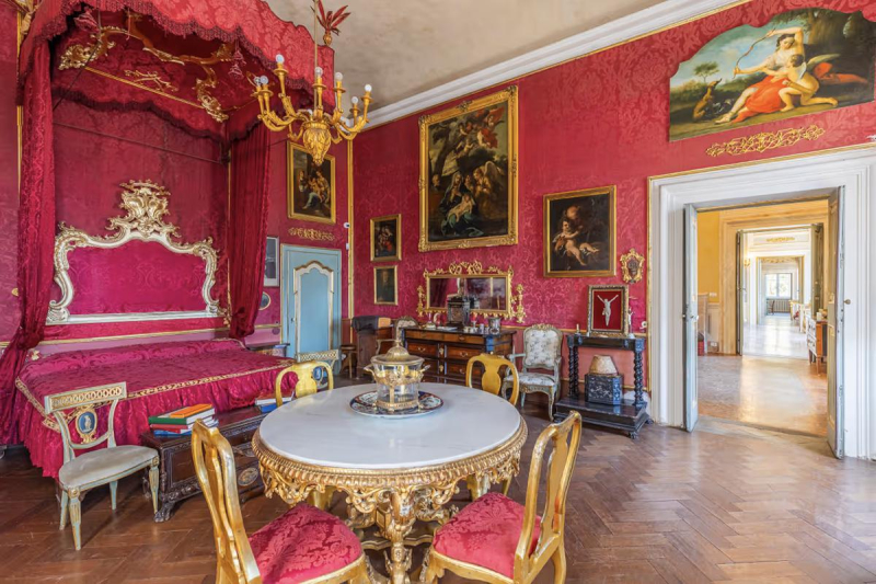 В Италии выставили на продажу виллу сестры Наполеона