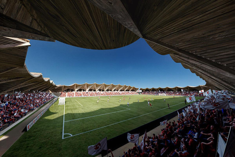 В Японии построят деревянный футбольный стадион