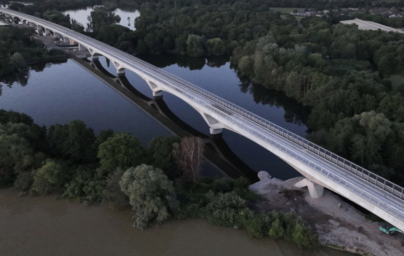 В Великобритании построили самый длинный железнодорожный мост