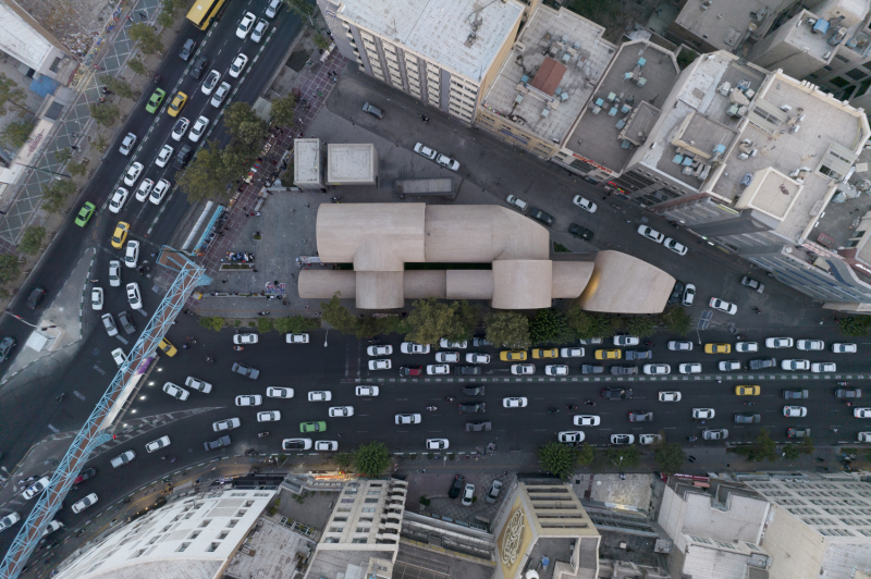 Вход в метро "Джахад Метро Плаза" в городе Тегеран, Иран