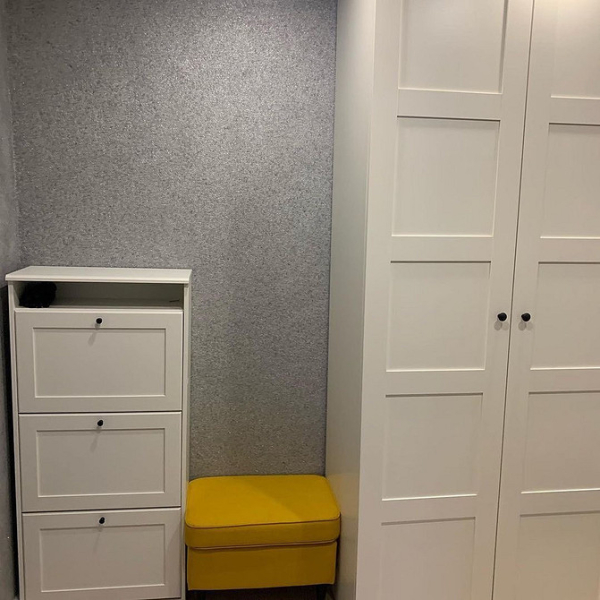 Жидкие обои в интерьере: плюсы и минусы, советы по применению (57 фото)