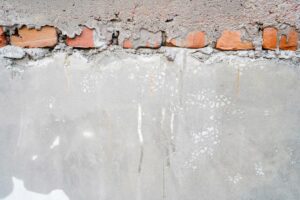 Чем заделать трещины в стене из газобетона снаружи